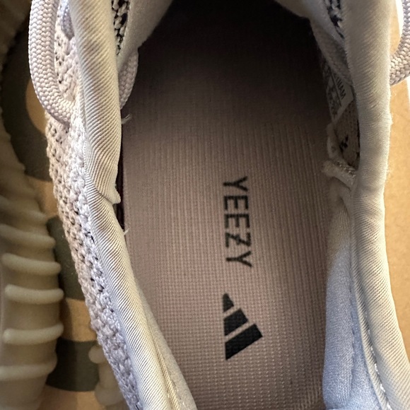 Yeezy Boost 350 V2 Slate made by adidas (NEW) - Picture 5 of 6